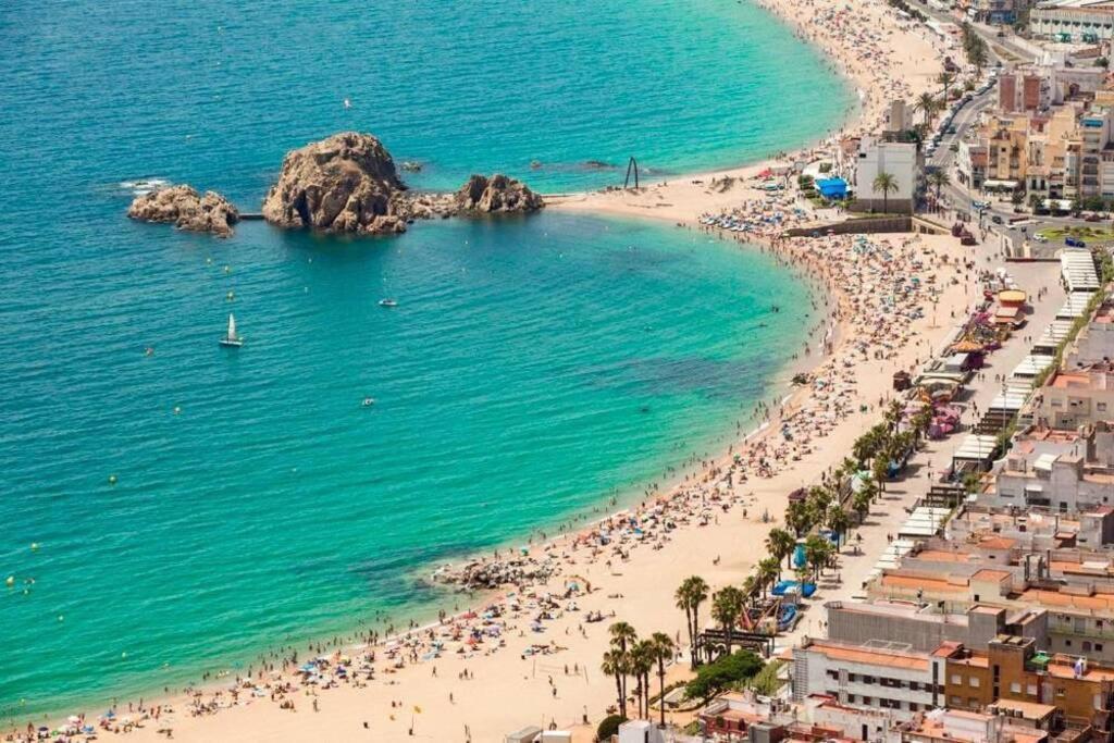 Apartamento Con Piscina En El Centro De Blanes Esterno foto